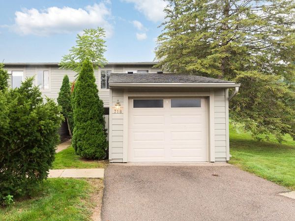 718 Watersedge Drive, Ann Arbor, MI 48105