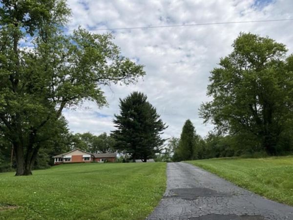 1947 Hallie Lane , Granville, OH 43023