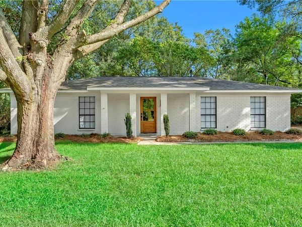 6750 Somerset Drive N, Mobile, AL 36619