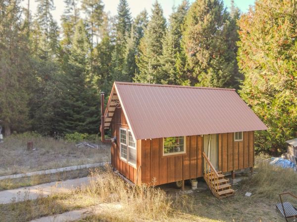 34221 S Dunn Rd, Chattaroy, WA 99003