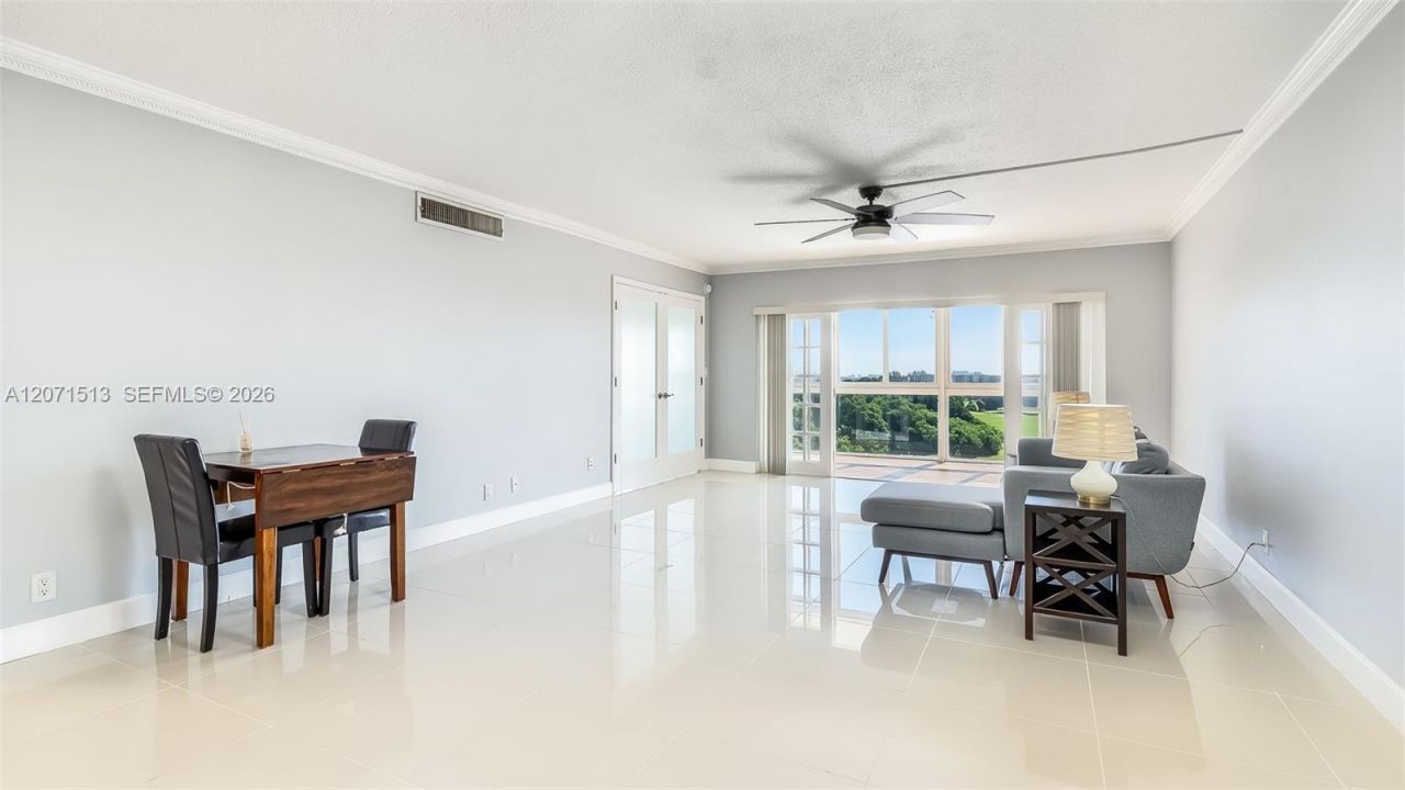 3300 N Palm Aire Dr, Unit 910, Pompano Beach, FL 33069 Photo