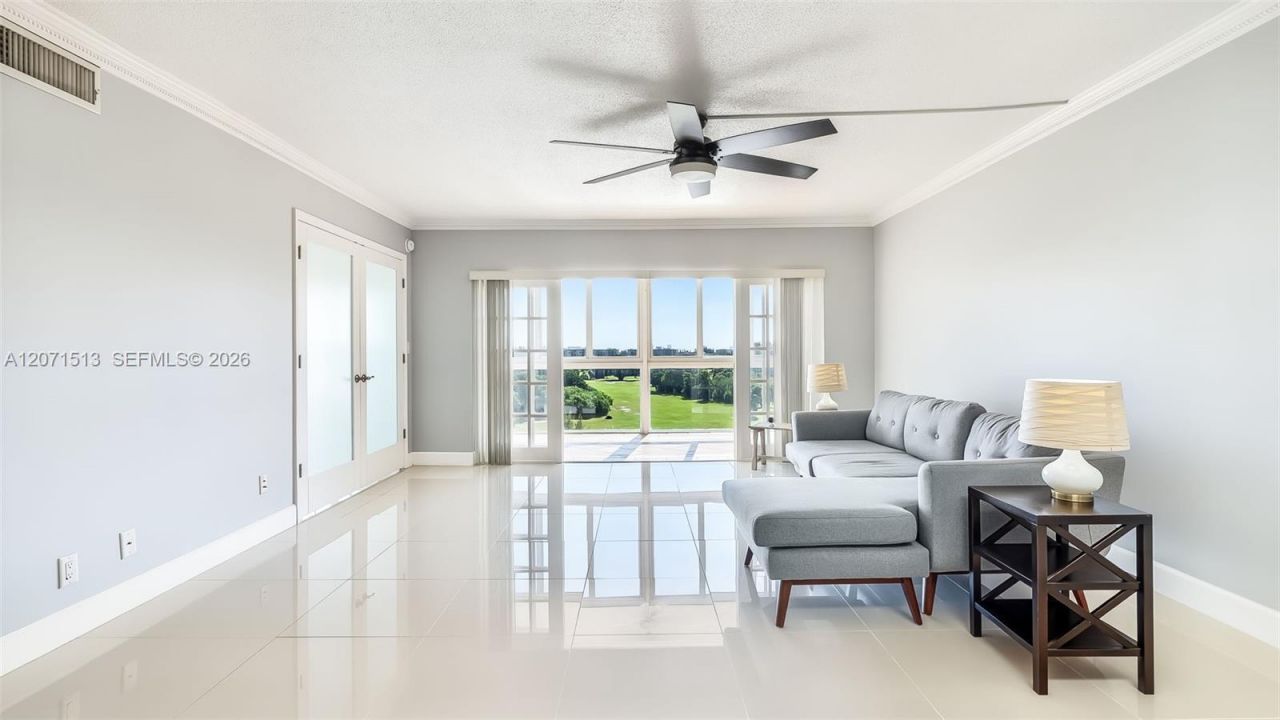 3300 N Palm Aire Dr, Unit 910, Pompano Beach, FL 33069 Photo