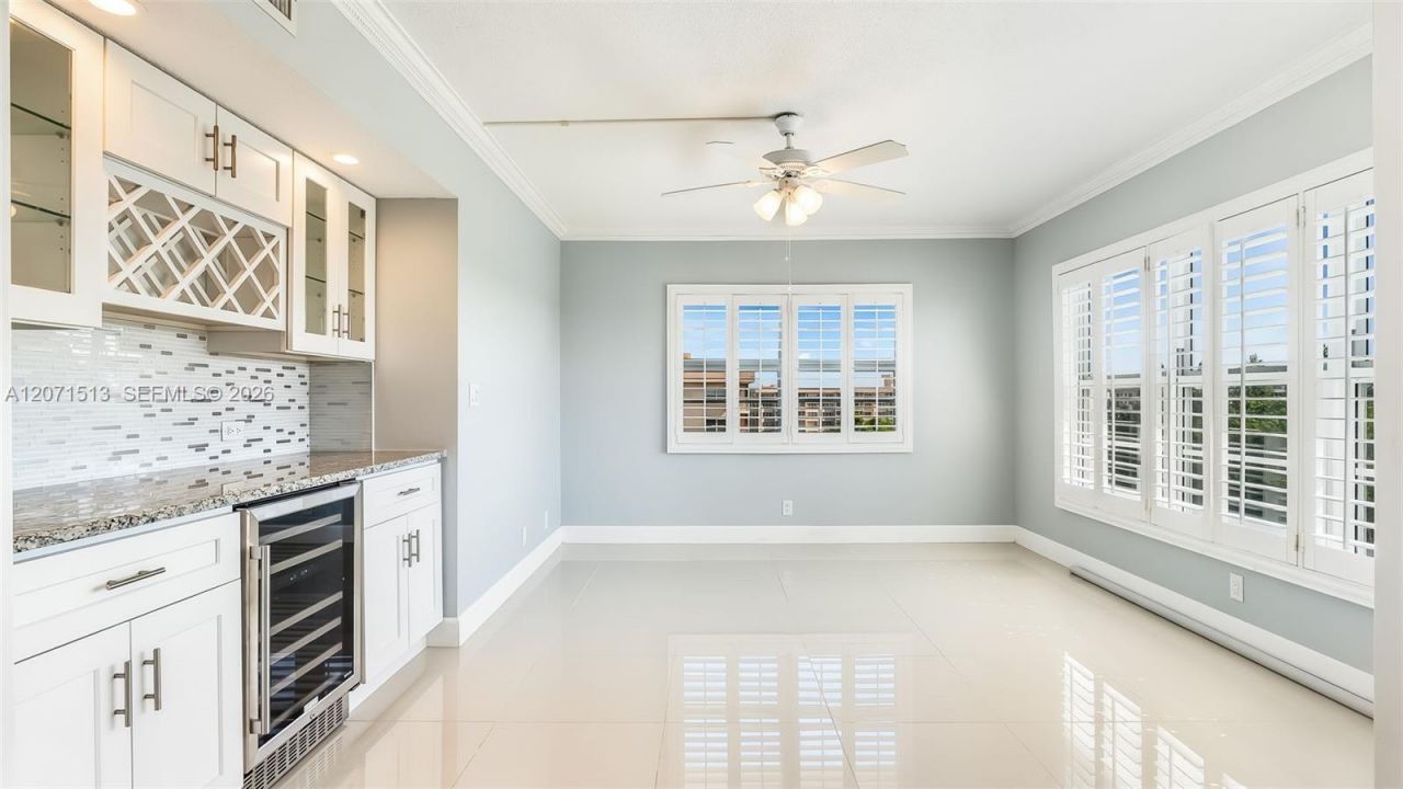 3300 N Palm Aire Dr, Unit 910, Pompano Beach, FL 33069 Photo