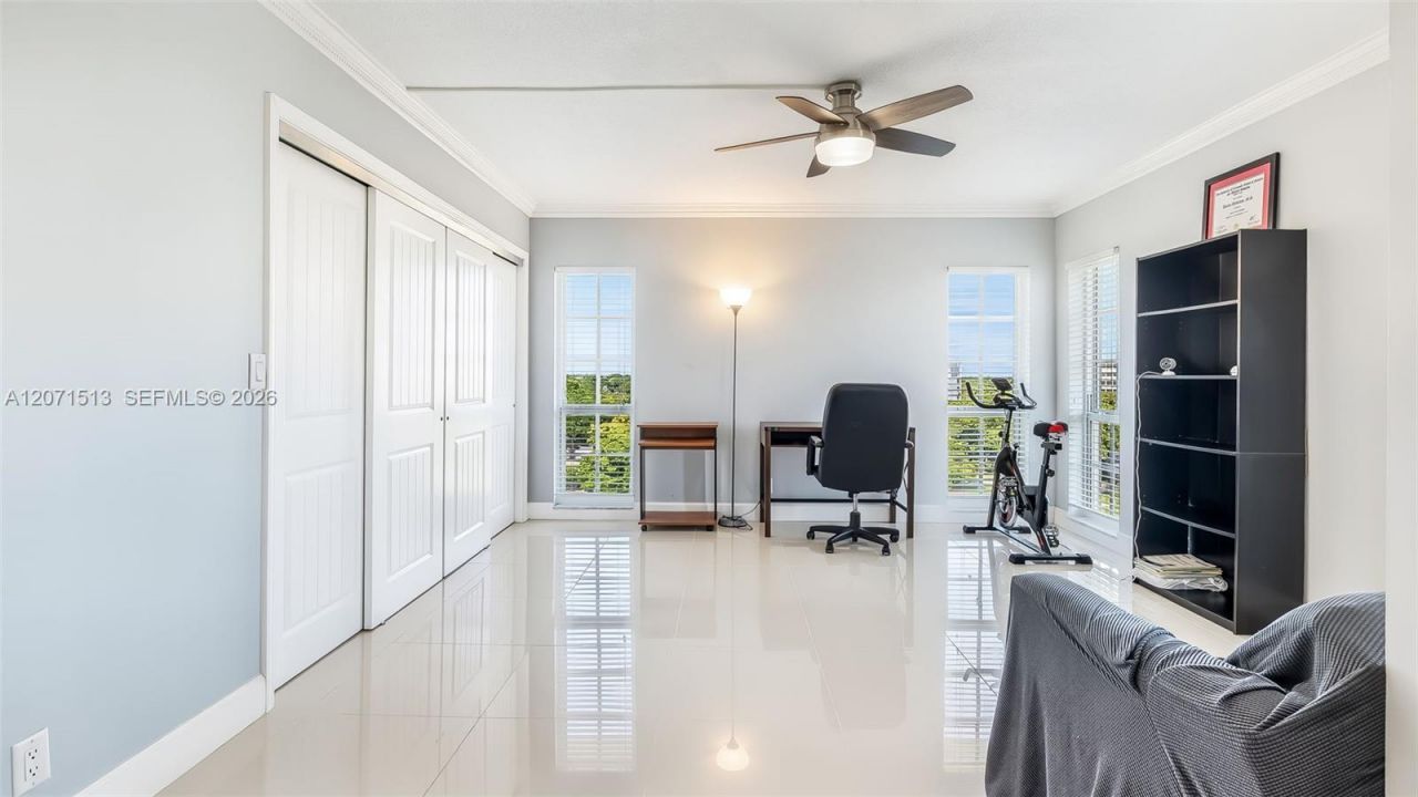3300 N Palm Aire Dr, Unit 910, Pompano Beach, FL 33069 Photo