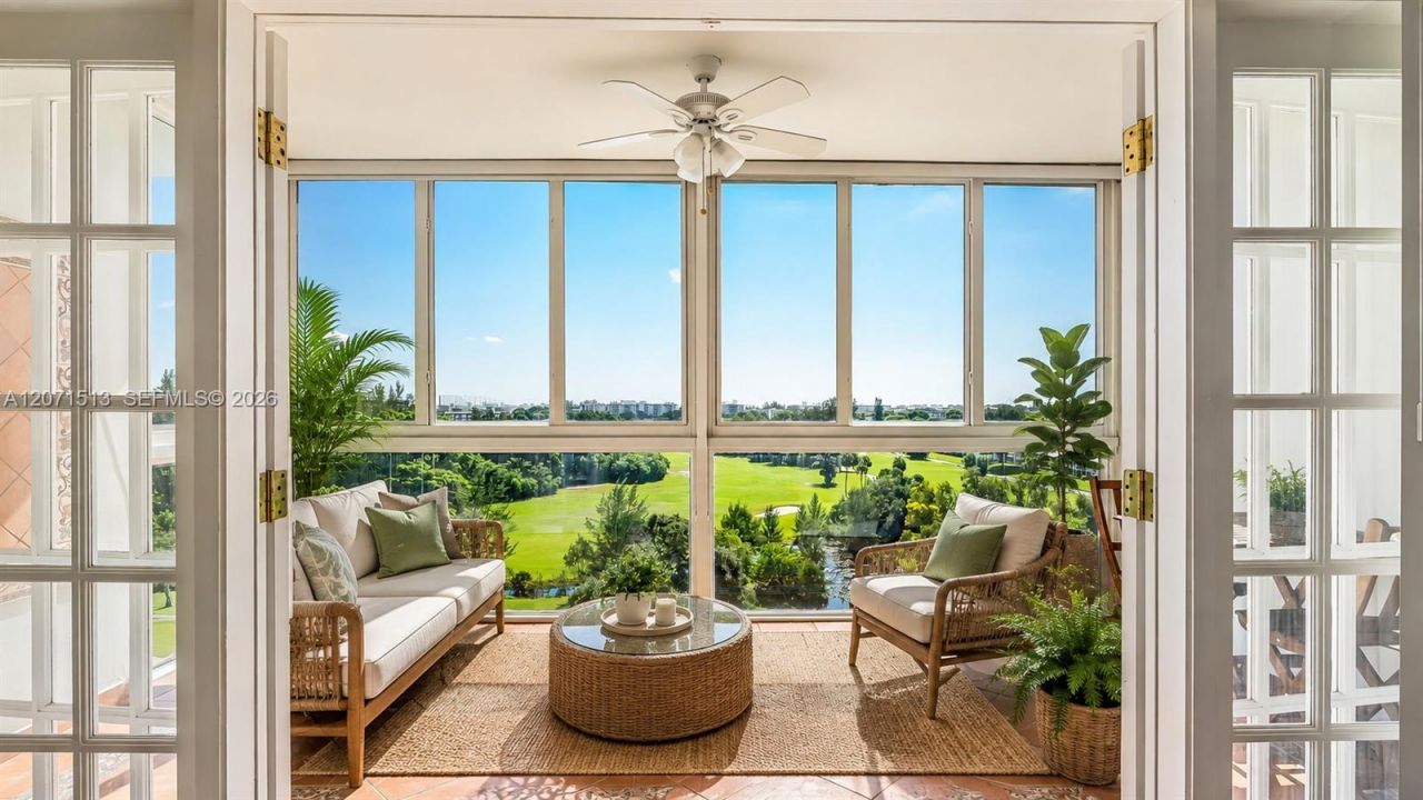 3300 N Palm Aire Dr, Unit 910, Pompano Beach, FL 33069 Photo