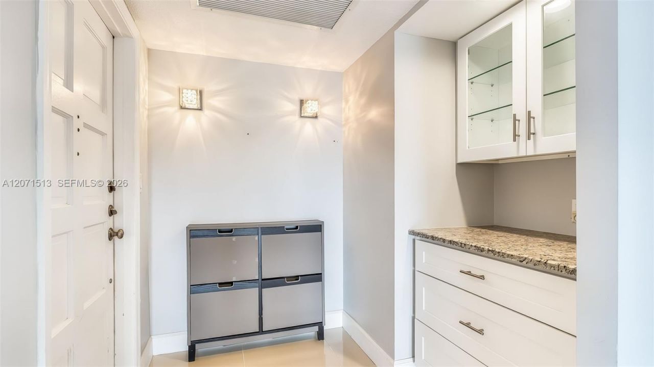 3300 N Palm Aire Dr, Unit 910, Pompano Beach, FL 33069 Photo
