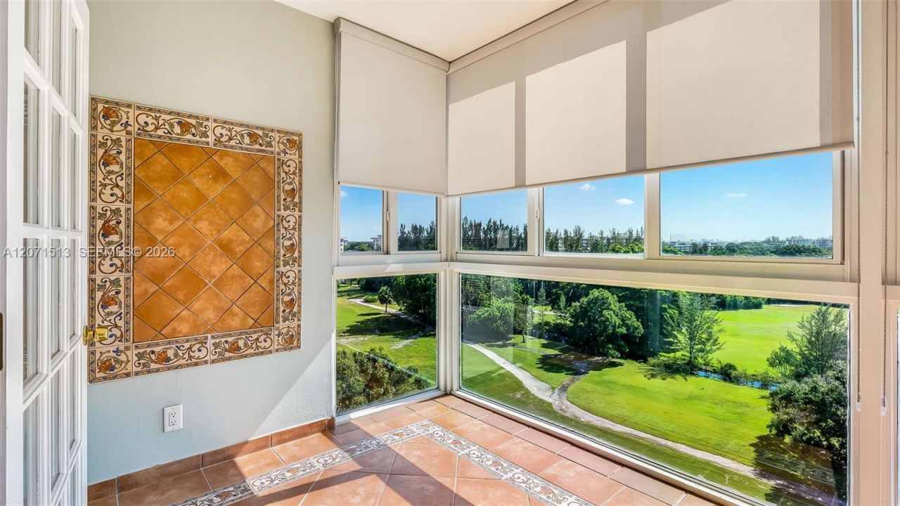 3300 N Palm Aire Dr, Unit 910, Pompano Beach, FL 33069 Photo