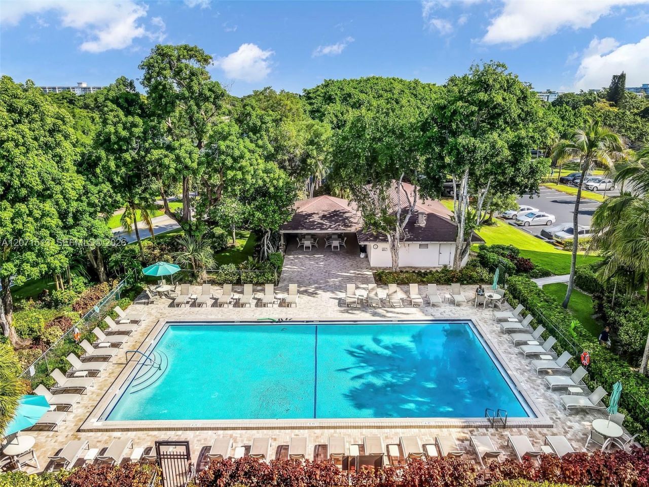3300 N Palm Aire Dr, Unit 910, Pompano Beach, FL 33069 Photo