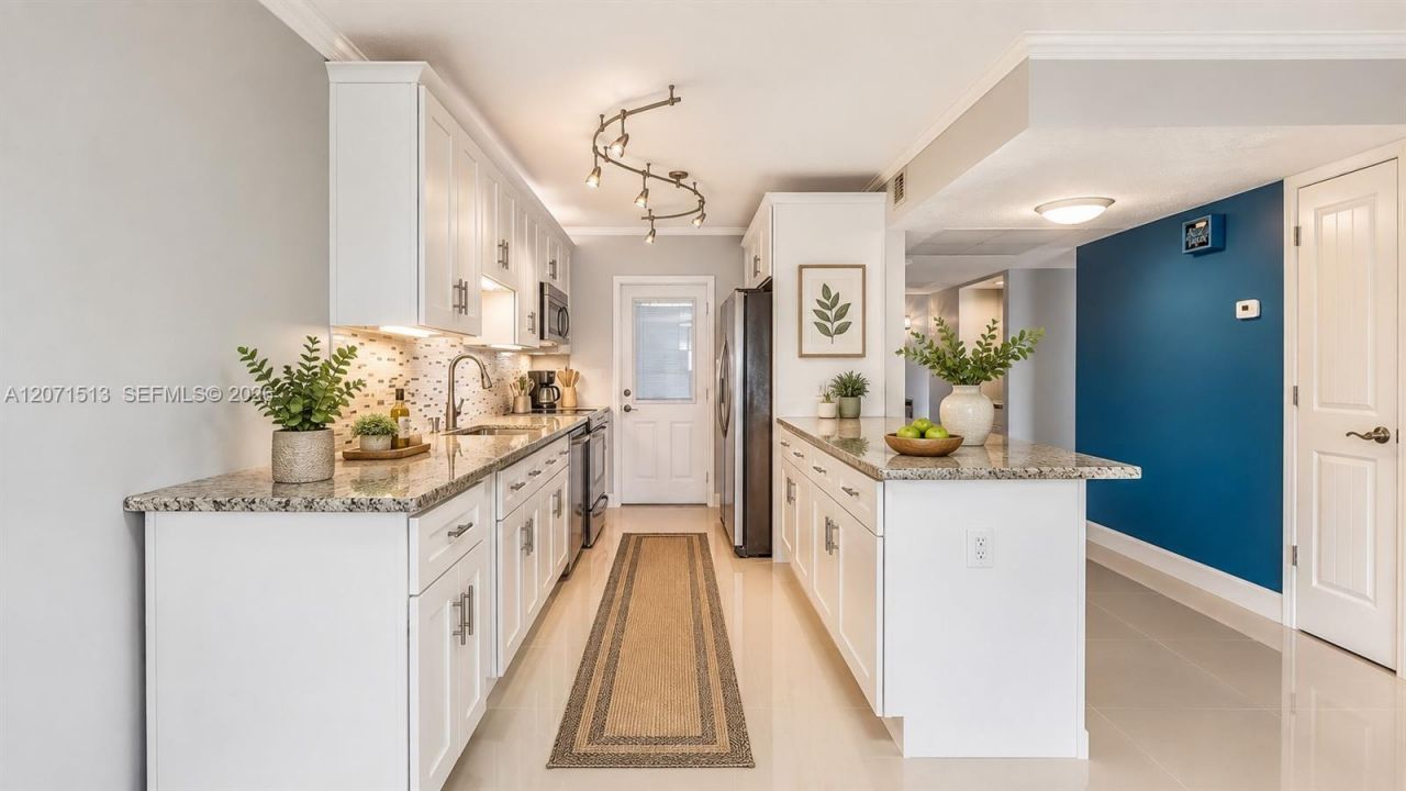3300 N Palm Aire Dr, Unit 910, Pompano Beach, FL 33069 Photo