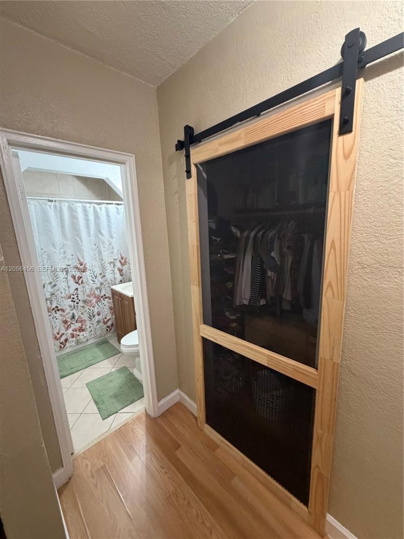 3570 SW 9th Ter , Unit 9B, Miami, FL 33135 Photo