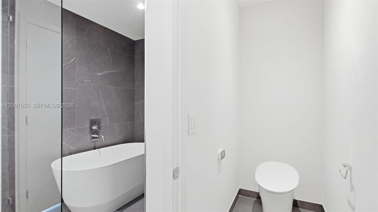 1400 Biscayne Blvd , Unit 2902, Miami, FL 33132 Photo