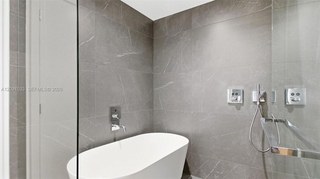 1400 Biscayne Blvd , Unit 2902, Miami, FL 33132 Photo