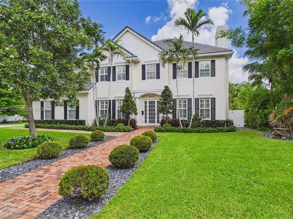 2801 NE 21st Ct, Fort Lauderdale, FL 33305