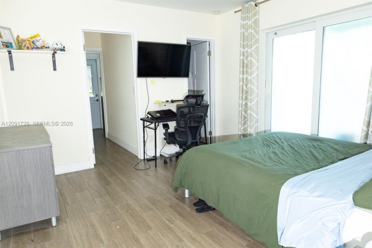1320 Arthur St , Unit 1320, Hollywood, FL 33019 Photo