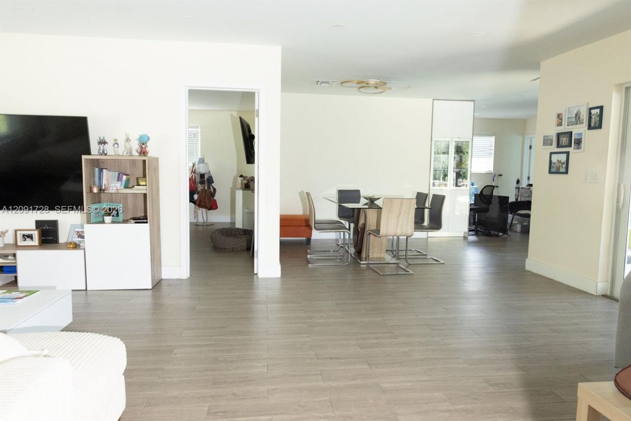 1320 Arthur St , Unit 1320, Hollywood, FL 33019 Photo