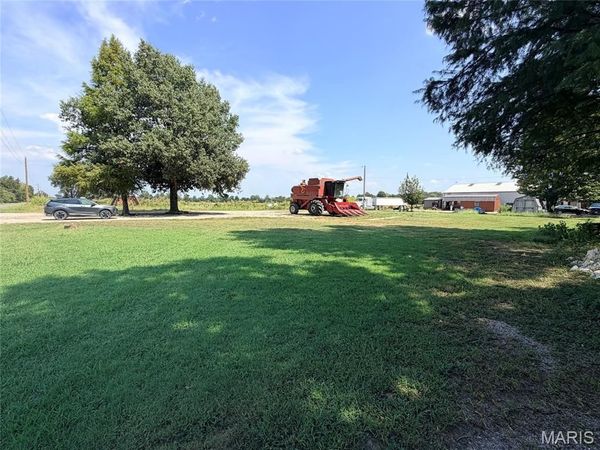 672 County Highway 707 , New Madrid, MO 63869