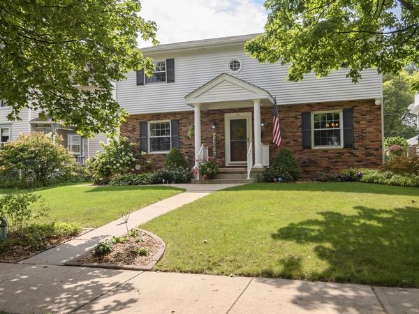 147 W Laflin AVENUE, Waukesha, WI 53186