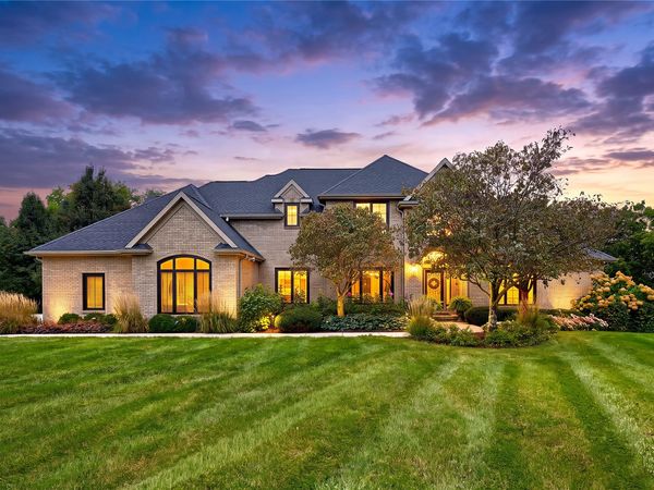 3248 N 18th Avenue W, Newton, IA 50208