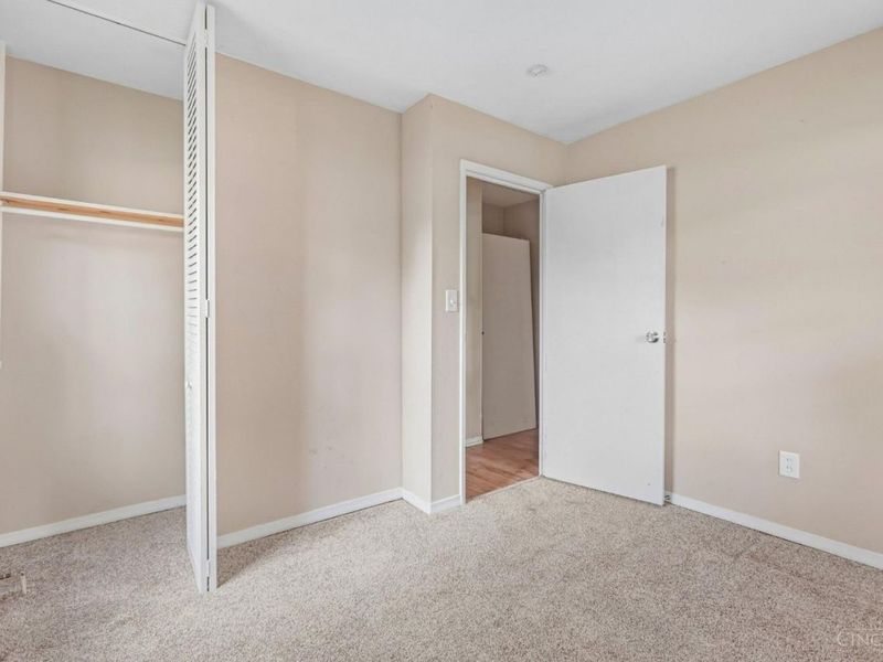 9757 Gibralter Drive, Colerain Township, OH 45251 Photo 5