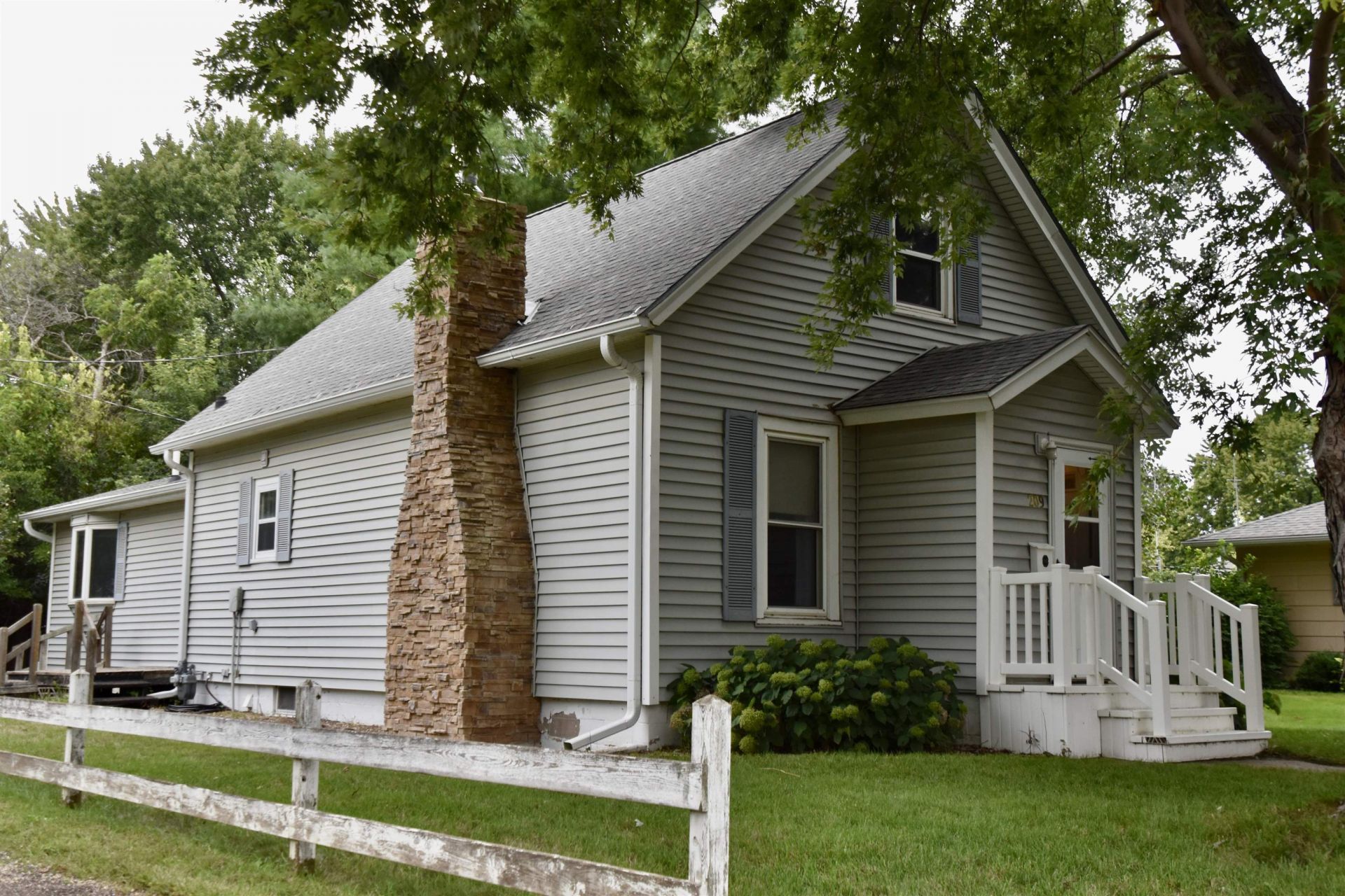 209 6th Avenue, Sibley, IA 51249 Main Photo
