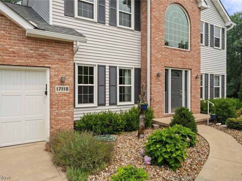 17118 Woodlawn Court, Strongsville, OH 44149 Photo 3