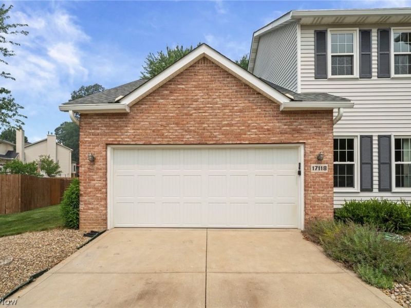 17118 Woodlawn Court, Strongsville, OH 44149 Photo 4