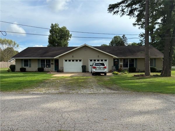 400 Park Drive SE, Brewster, OH 44613