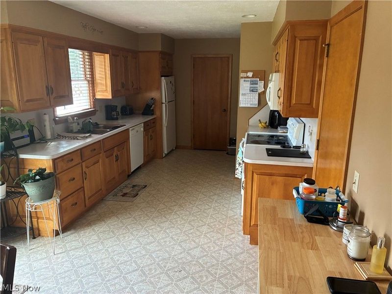 400 Park Drive SE, Brewster, OH 44613 Photo 14