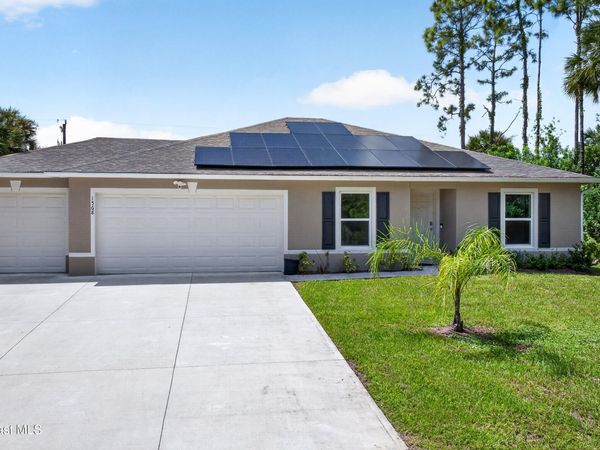 1568 Seeley Circle NW, Palm Bay, FL 32907