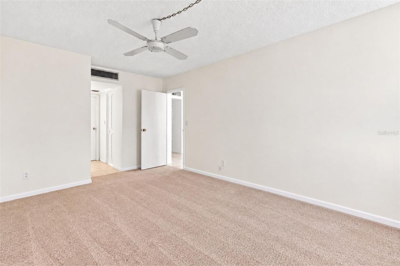 20400 W Country Club Drive, Unit 609, Aventura, FL 33180 Photo