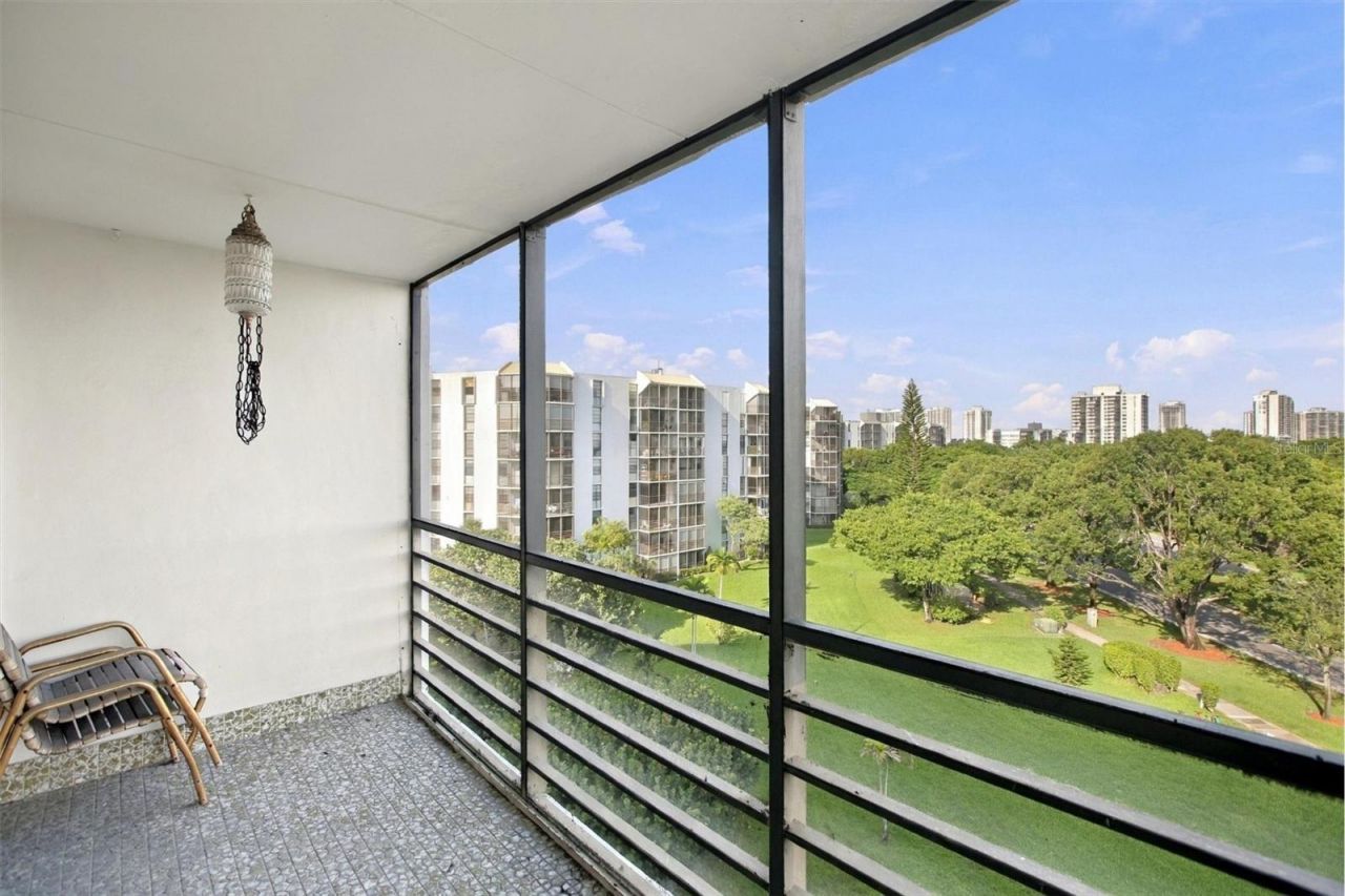 20400 W Country Club Drive, Unit 609, Aventura, FL 33180 Photo