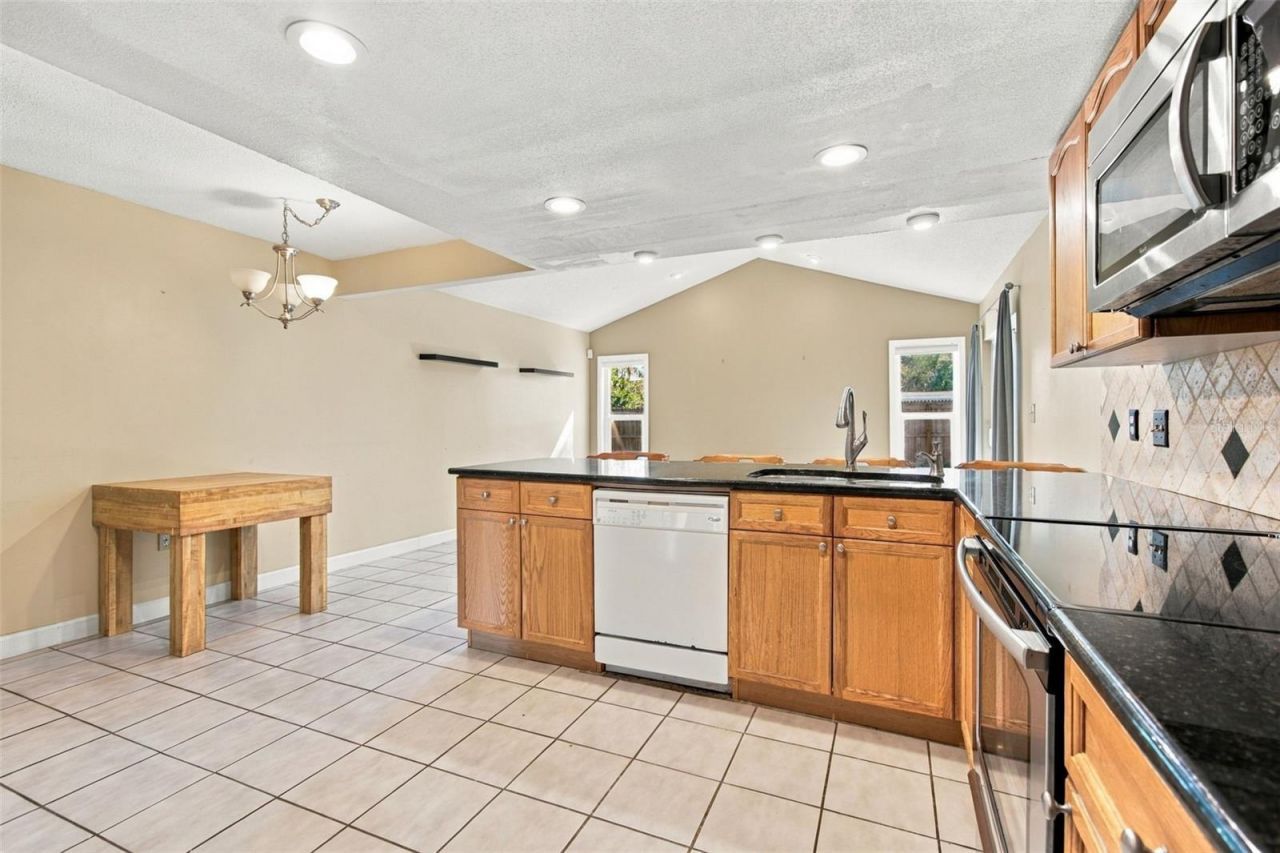 11093 117th Street, Seminole, FL 33778 Photo