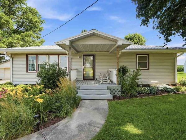 703 E State, Williamsburg, IA 52361