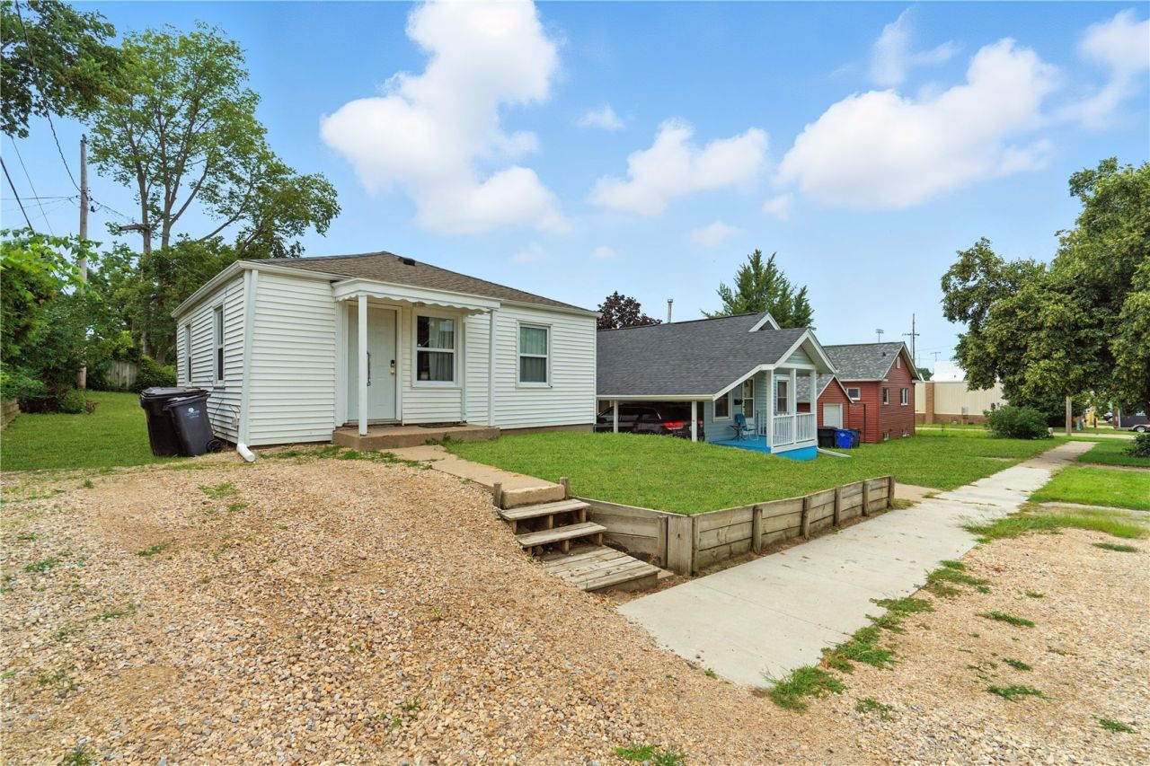 517 18th St, Cedar Rapids, IA 52402 Main Photo