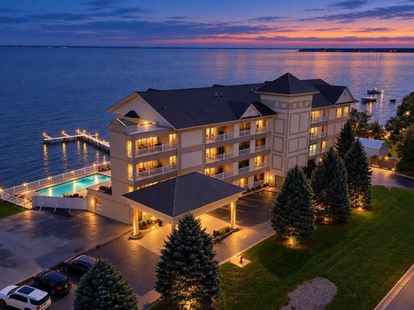 576 Huron Road N, Unit 102, Au Gres, MI 48703