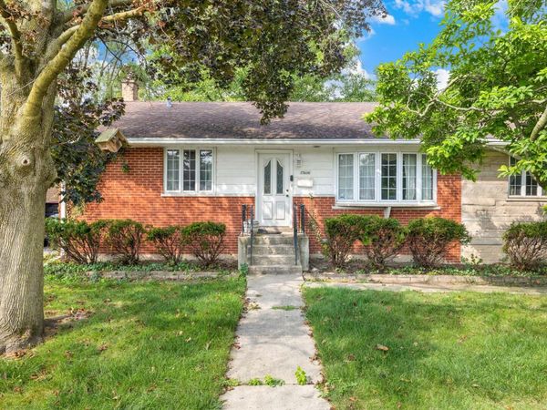 17606 N Burnham Avenue , Lansing, IL 60438
