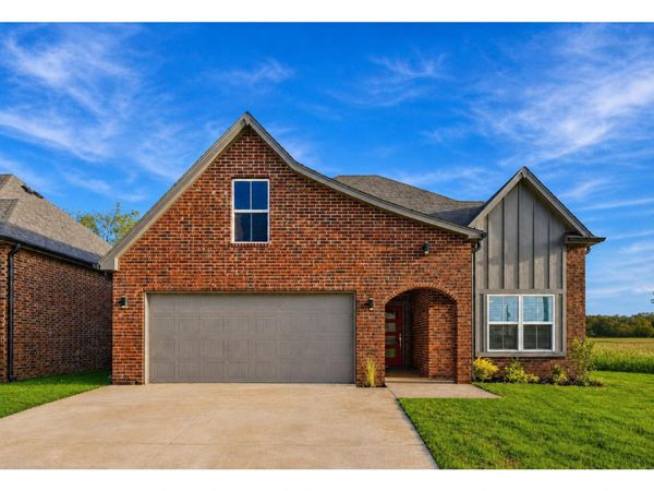 209 W Broadway Street , Owasso, OK 74055
