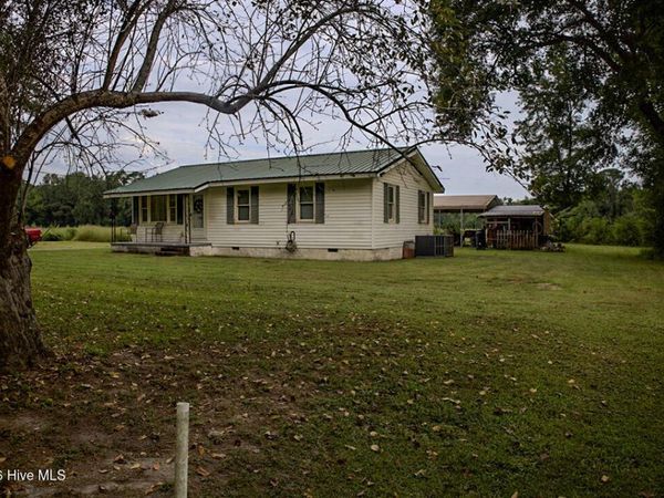 799 Cain Road , Saint Pauls, NC 28384
