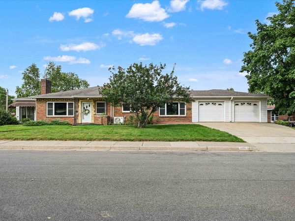 2315 Woodlawn Street, Dubuque, IA 52001