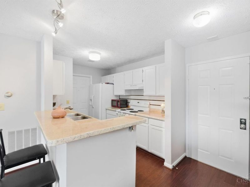 7343 Ridgepoint Drive, Unit 103, Anderson Township, OH 45230 Photo 10