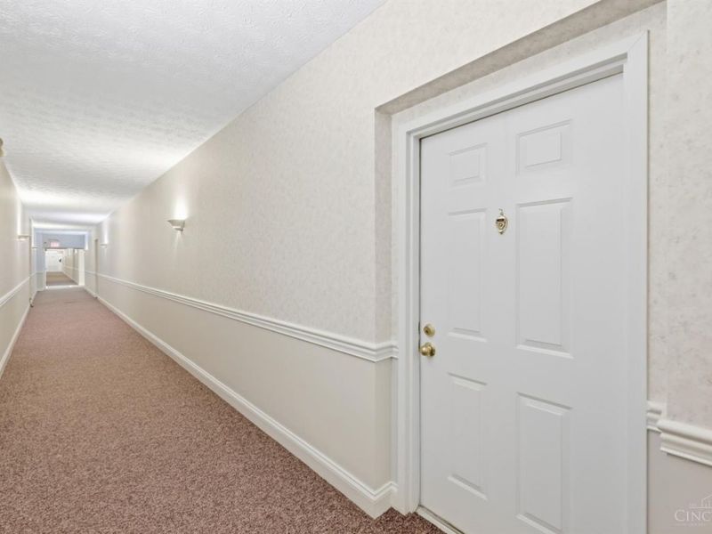 7343 Ridgepoint Drive, Unit 103, Anderson Township, OH 45230 Photo 2