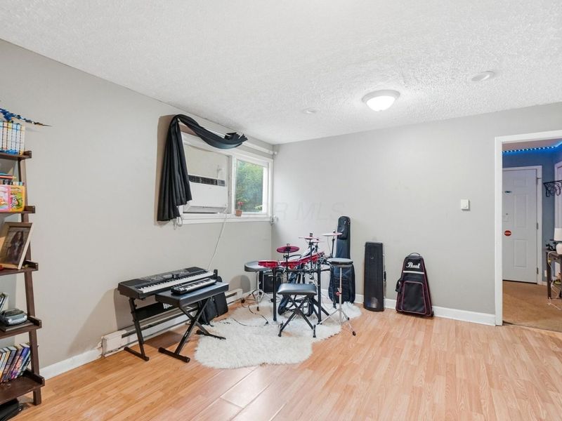 1674 Burlington Avenue, Columbus, OH 43227 Photo 16