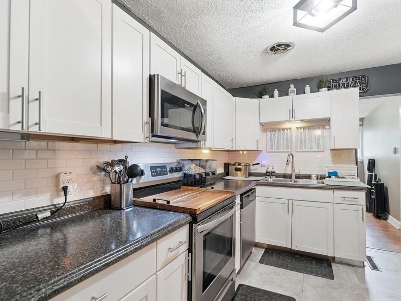 1674 Burlington Avenue, Columbus, OH 43227 Photo 9