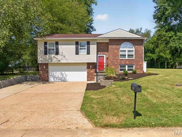 2157 Gregory Drive , Pacific, MO 63069