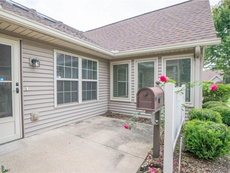 2573 Barnstone Avenue SW, Canton, OH 44706 Photo 2