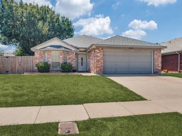 3625 Garden Springs Drive, Fort Worth, TX 76123