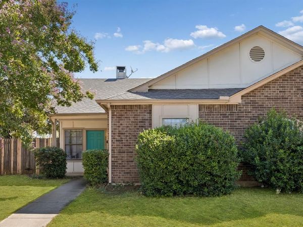 2906 Northrope Street , Euless, TX 76039