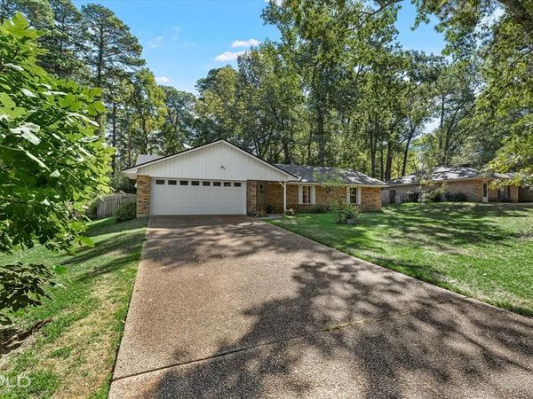 963 Town North Drive , Shreveport, LA 71107