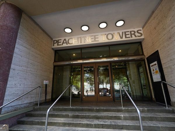 300 Peachtree Street NE, Unit 9D, Atlanta, GA 30308