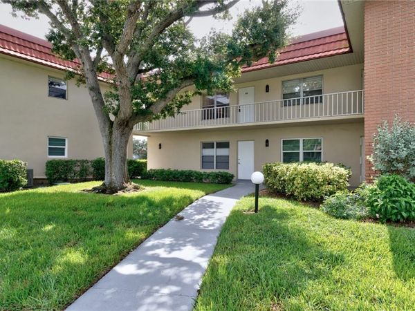 94 Spring Lake Drive , Unit 202, Vero Beach, FL 32962